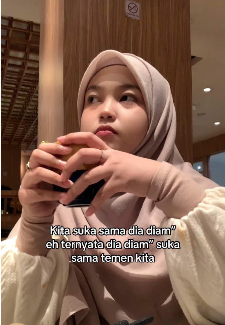 Bulan pintu aja kata aku mah 