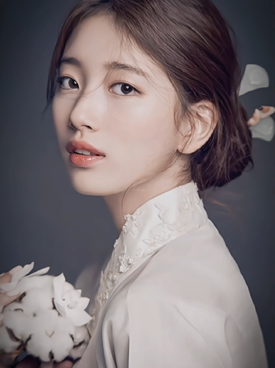 vạn vật đều thua Suzy mặc Hanbok🥹❤️‍🔥. #baesuzy #suzy #fyp 