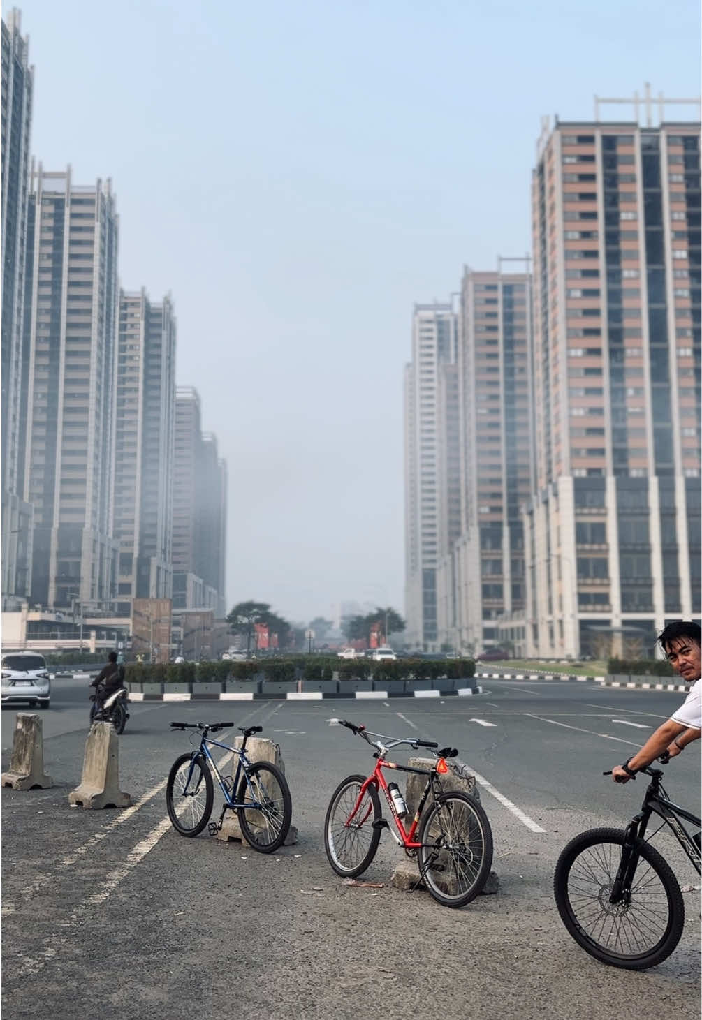 meikarta dengan vibes kabutnya #cikarang#cikarangpeople#fyp#commuterbike#federal#4u#masukberanda 