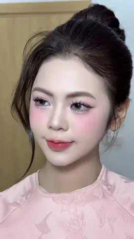 E ngoi lên r đây #makeup #xuhuong #Huyennmakeup 