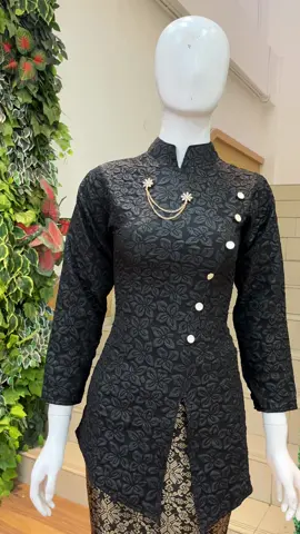 Mewah bangett kann di style in sama singket hitam mocca gituu #kebayawisuda #kebayamodern #janggan #kebayaviral #kebayajanggan #fukuro #mewah 