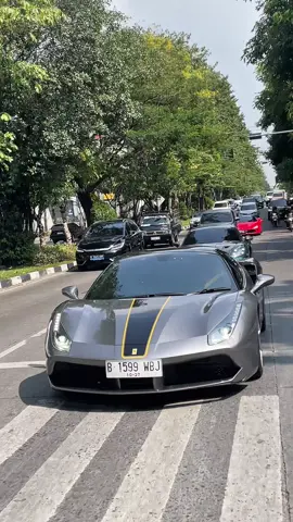 Surabaya pagi ini #surabaya #indonesia #cars #porsche #ferrari #bmw #fyp 