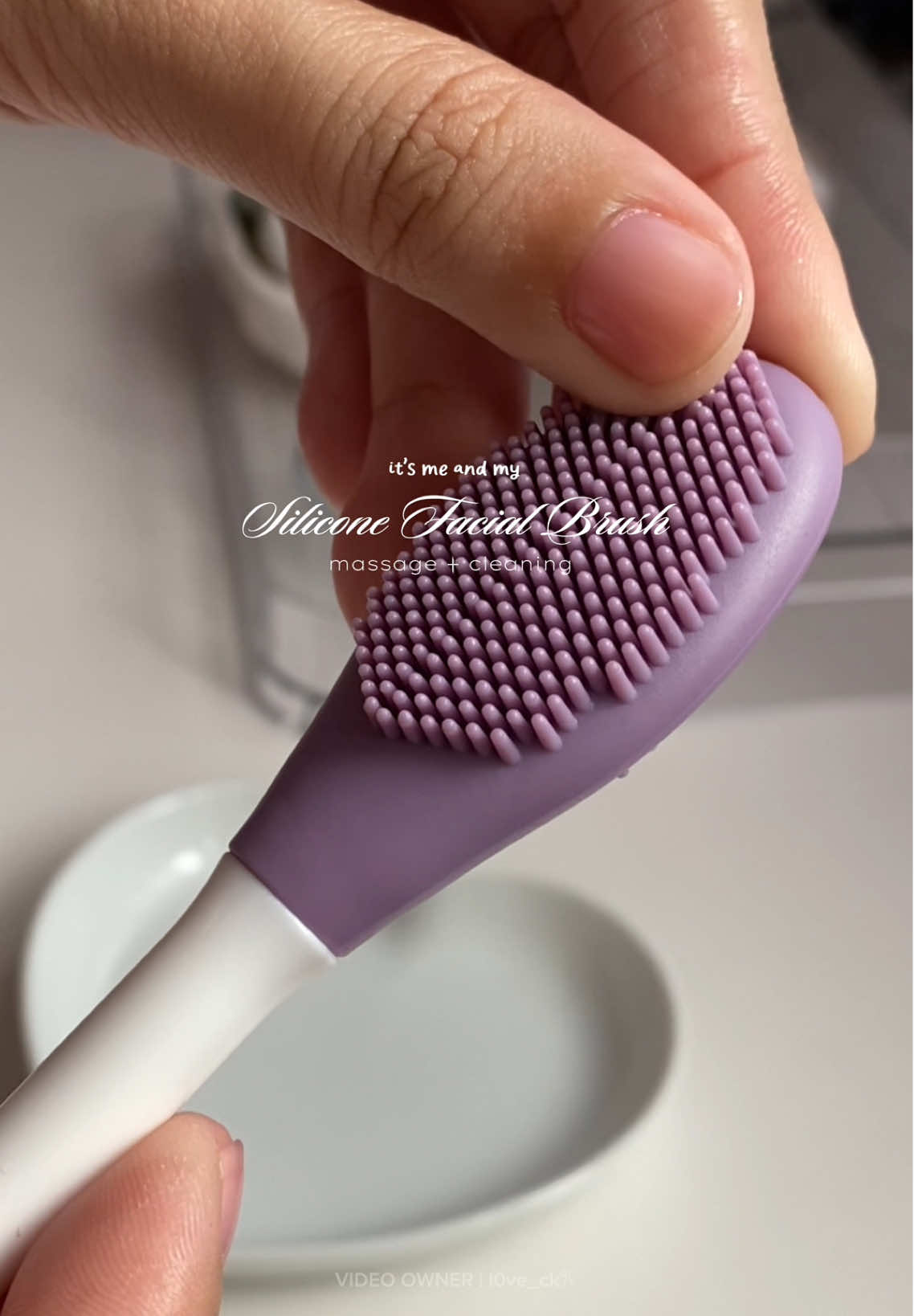 me and my silicone facial brush against the world!! 😩🥹💜 #siliconefacialbrush  #siliconecleanser #siliconecleaningbrush #maskbrush #facecleanser #skincareroutine #facialtool 