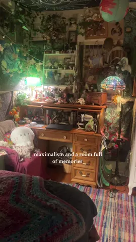 where are my fellow maximalism people 🌚  #hippie #wimaical #thrift #maximalism #thrifted #maximalistdecor #roomdecor #wimsicalroom #fyp 