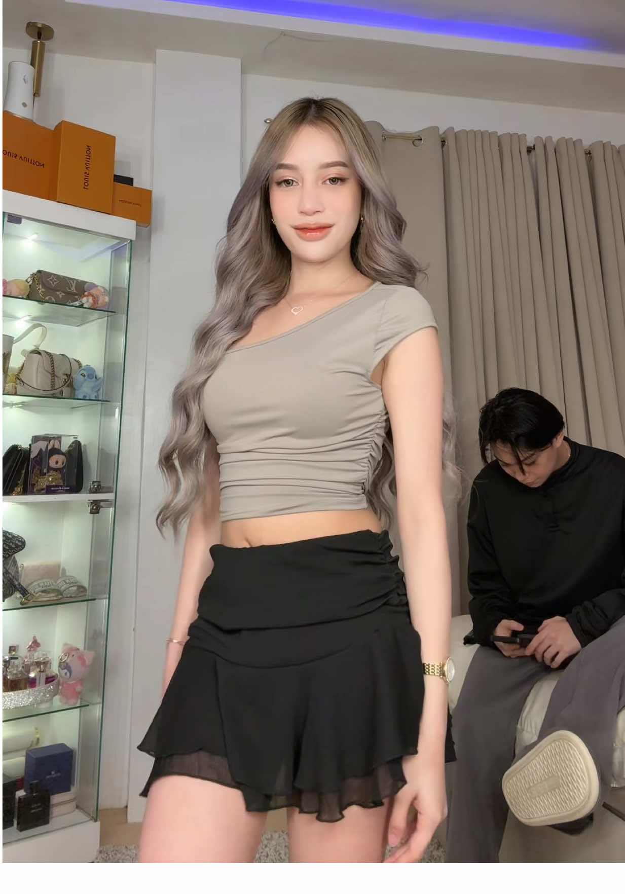 papansin muna ako sa kanya🤣 @Yaji Figueroa 🕷️ #yabby #sabbyandsophia #marietwins🐵👭 #fyp  ‼️‼️⚠️FAKEBODY⚠️‼️‼️