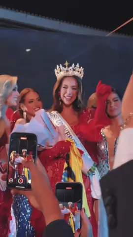 Vậy là cô ấy đã thực hiện được ước mơ của mình..! #xuhuong #secretof_team #beautypageant_vns #missuniverse #beautyqueen 