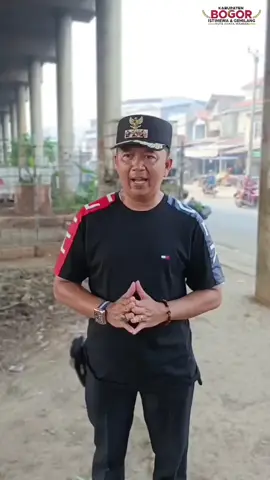 Pemerintah Kecamatan Cileungsi mendampingi Kepala Dinas DPKPP Kabupaten Bogor beserta Sekertaris Satpol-PP Kabupaten Bogor untuk melakukan peninjauan pasca penertiban PKL di sekitar Fly Over Cileungsi.  #cileungsiberaksi #kabupatenbogor #bogorkabupatenku #bogoristimewa #bogorgemilang #kutaudayawangsa 