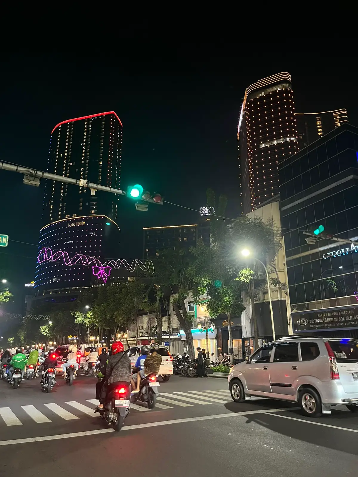 Secandu itu Jalan Tunjungan Surabaya 🥹 #jalantunjungan #jalantunjungansurabaya #fyp #viral #surabaya 