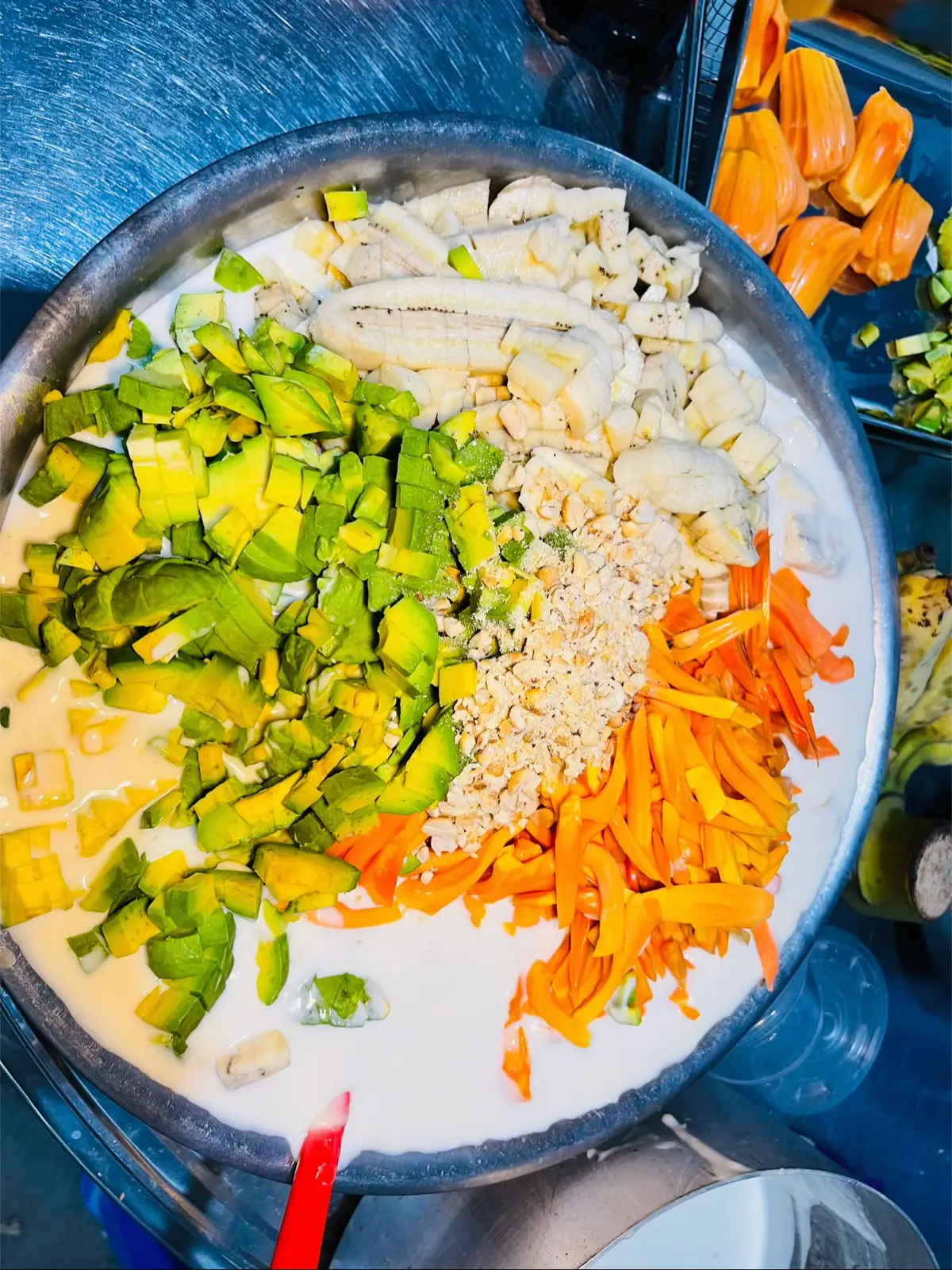 Kem chuối 🍌 mix trái cây là món bestseller nhà em đây ạ. Trộm vía mẻ nào là hết sạch ạ #kemnhalam #xh #suachuatui #kemchuoimix #xuhuong #monngonmoingay #kemchuoi🍌 