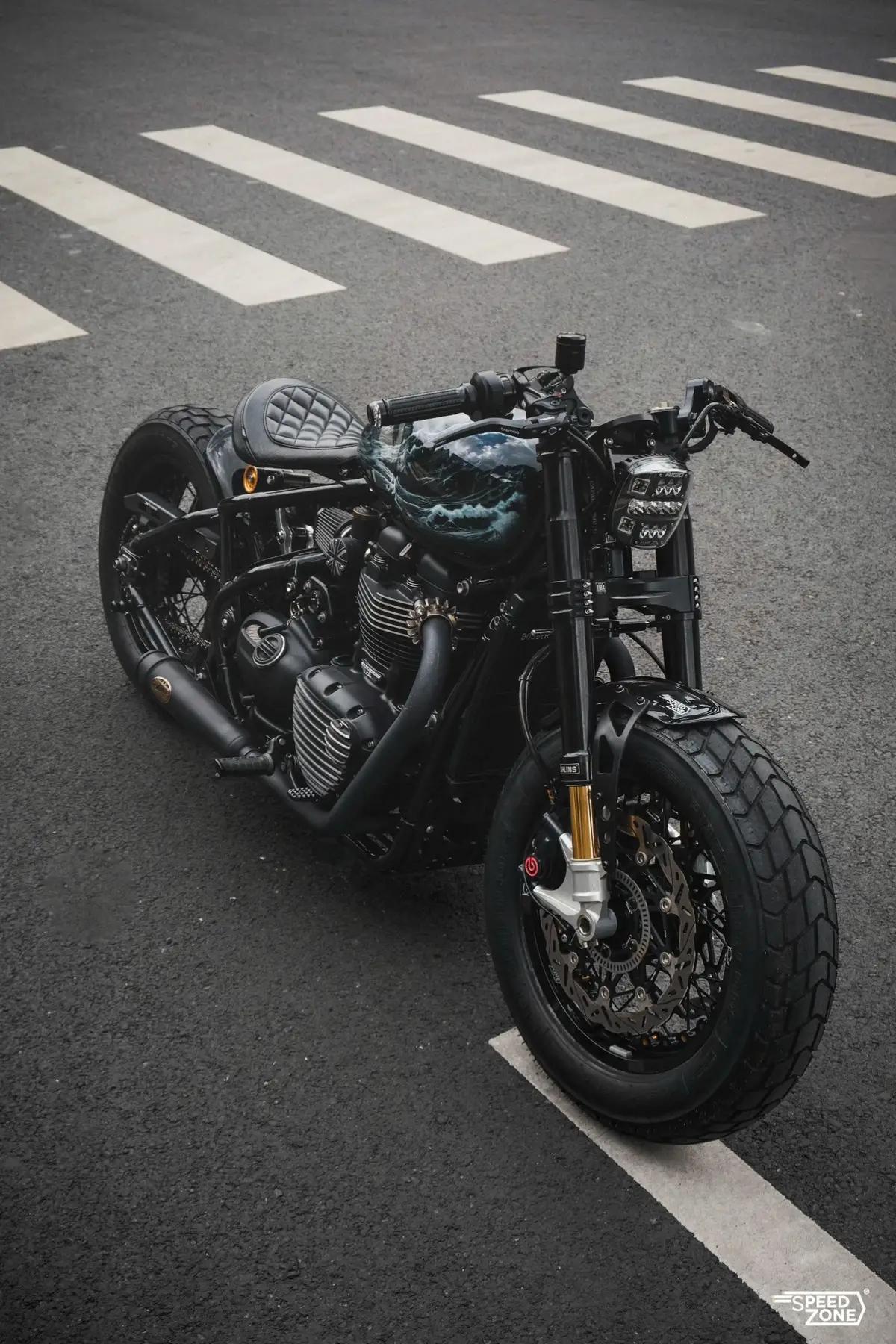 Không chỉ đơn thuần là độ xe nữa, SpeedZone mang lại một tác phẩm nghệ thuật dành cho chiếc Triumph Bobber . #speedzone #motorcycle #triumph #bobber #triumphbobber #triumphmotorcycles #custombike #aesthetic #heritage 