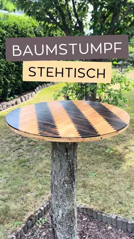 DIY Fischgrätmuster Stehtisch 🚀 Anzeige. Aus einem Baumstumpf eines früheren kranken und einsturzgefährdeten Baums wollte ich einen Stehtisch machen! 1️⃣ Ich habe mir eine günstige Tischplatte gekauft und darauf ein Fischgrätmuster aus Eiche und Nussbaumholz Stücken gelegt. 2️⃣ Unbedingt wasserfesten Leim verwenden! 3️⃣ Die überstehenden Stücke habe ich mit der Stichsäge abgesägt und die Kante danach mit einem Bündigfräser angeglichen. 4️⃣ Am Ende alles schön glatt schleifen damit das Finish folgen kann 😍 5️⃣ Damit die schöne Tischplatte nicht über Winter Wind und Wetter ausgesetzt ist, habe ich das alles demontierbar gemacht. 6️⃣ Eine kleine Basisplatte dient als Aufnahme. ⚠️ Wie genau die Montage auf dem Baumstumpf erfolgt und welches Finish ich für den Außenstehtisch genutzt habe, erfahrt ihr im nächsten Reel 🥳 🤝 Also am besten einfach folgen 🤝 Die 12V @Milwaukee Tool Europe Werkzeuge habe ich von @tuulzone - die führen das Vollsortiment von Milwaukee 🔴 d.h. ihr bekommt jedes Produkt dort 🥳 #DIY #diyprojects #woodworking #renovieren #sanierung      
