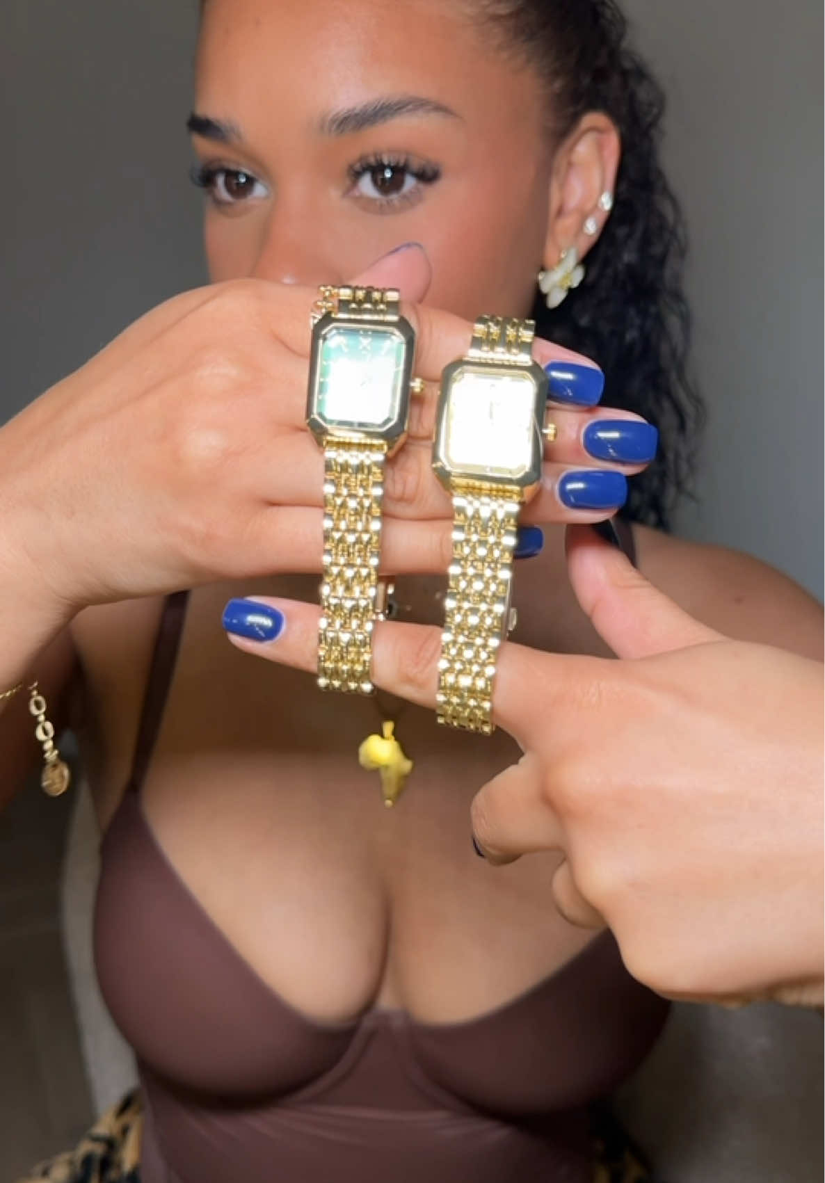 The prettiest gold watch🤩 #watch #goldwatch#accessories #squarewatch #tiktokmademebuyit   