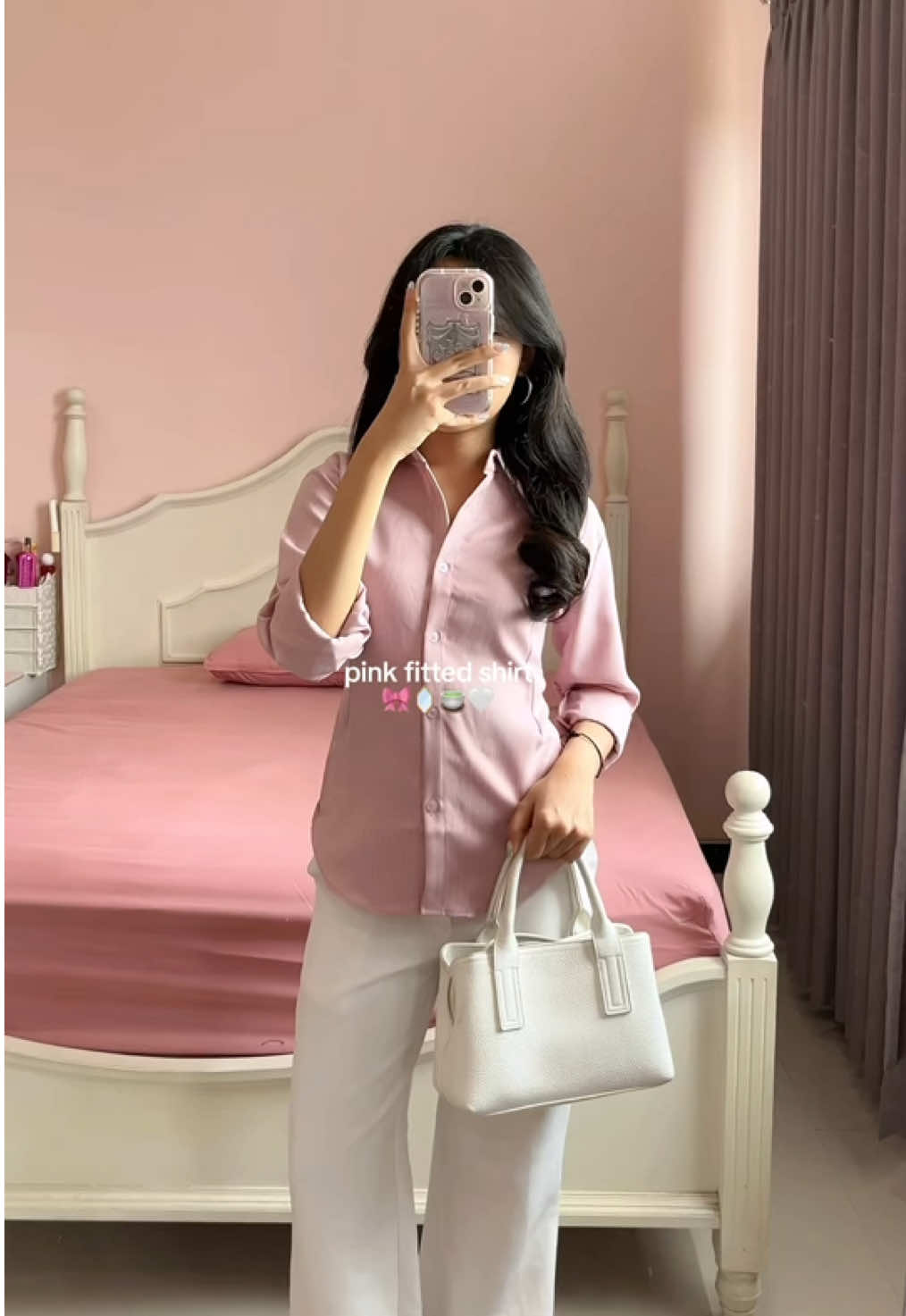 this fitted shirt is sOo pretty🎀🤍 warna pink nya cantik bgtt🥹 #fittedshirt #kemejafitbody #kemeja #kemejawanita 