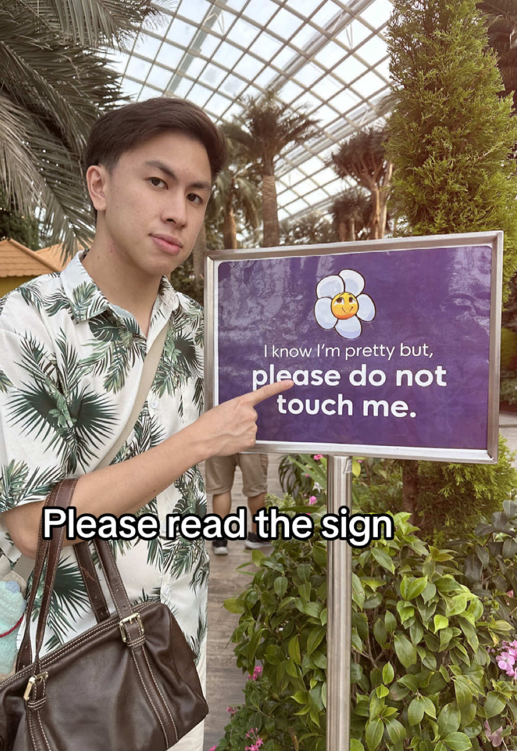 See no touch, touch no see, see and touch must pay money 