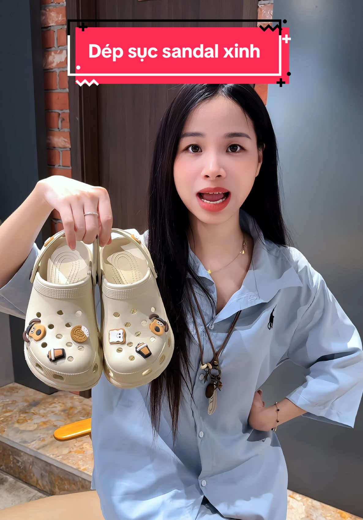 Dép sục cross nâng đế 4cm tặng charm #muataitiktokshop #saleluongve #giaydepxinh #depsuc #depnu 