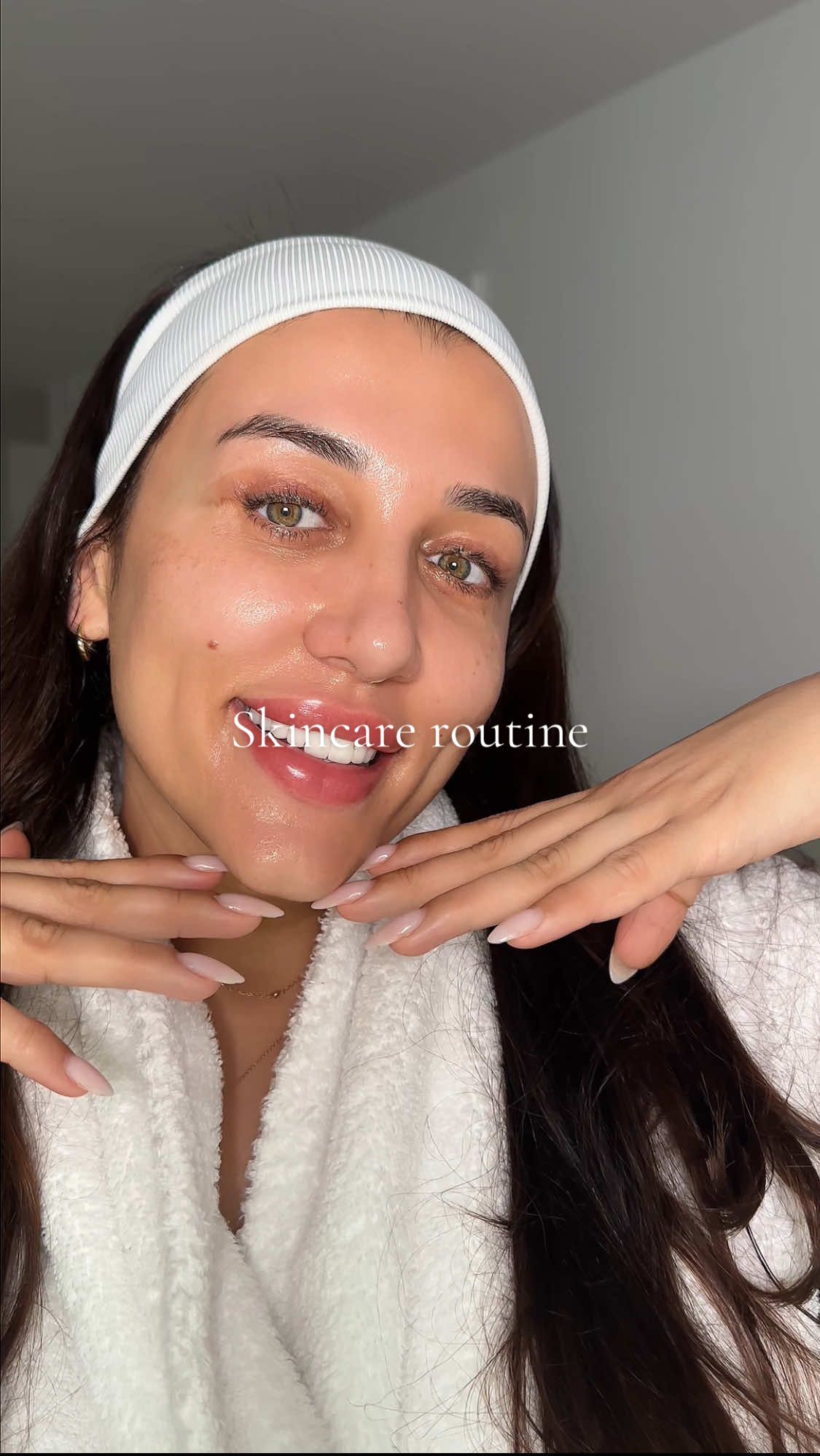 ✨Products used✨ ✨ @KAINE 카이네 Kombu Hydrating Daily Cleanser ✨ @medicube global Zero Pore Pad 2.0 ✨ @sioris_global Time Is Running Out Mist ✨ @numbuzin No. 4 Ceramide AHA Glazed Skin Prep Serum ✨ @Isntree US GIM PDRN Hydro Bouncy Ampoule ✨ @Arencia l Red Smoothie Serum (gifted)  ✨ @The Face Shop US Rice Face Mask ✨ @COSRX Official Advanced Snail 92 All-in-One Cream ✨ @MEDIHEAL Global Madecassoside Moisture Sun Serum Blemish Repair ✨ @urbanand.official Mwah CaraCoco Lip Treatment ✨ partially sponsored ✨ #glassskin #skincare #kbeauty #koreanskincare #skintok #healtyskin #serum #toner #numbuzin #arencia #thefaceshop #kaine #medicube #mediheal #isntree #urbanand #cosrx  #creatorsearchinsights 