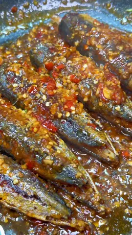 Cá nục rim mắm tỏi 