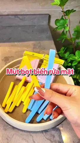 Chưa có điều kiện mua máy rửa mặt thì mọi người dùng miếng mút bọt biển này nha #miengbotbienruamat #mutbotbienruamat #miengmutruamat #miengruamat #miengruamatnen 
