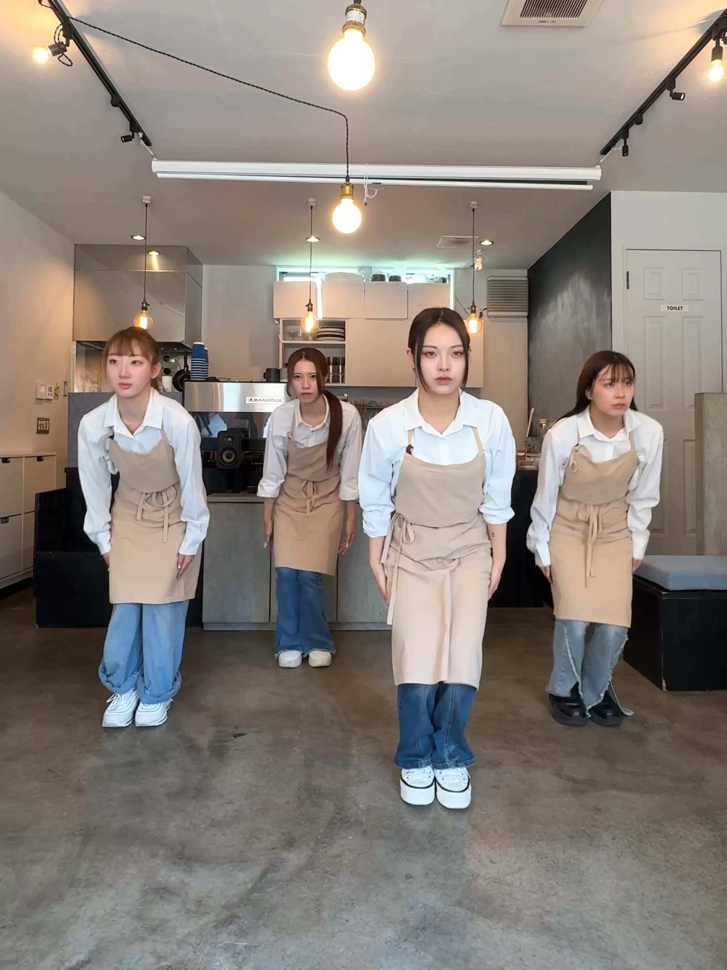 バ先でOKPしてみたTried doing the OKP dance at my part-time job! #踊ってみた#アバンギャルディ #avantgardey#OKP#OKPサイファー#KAGUYA