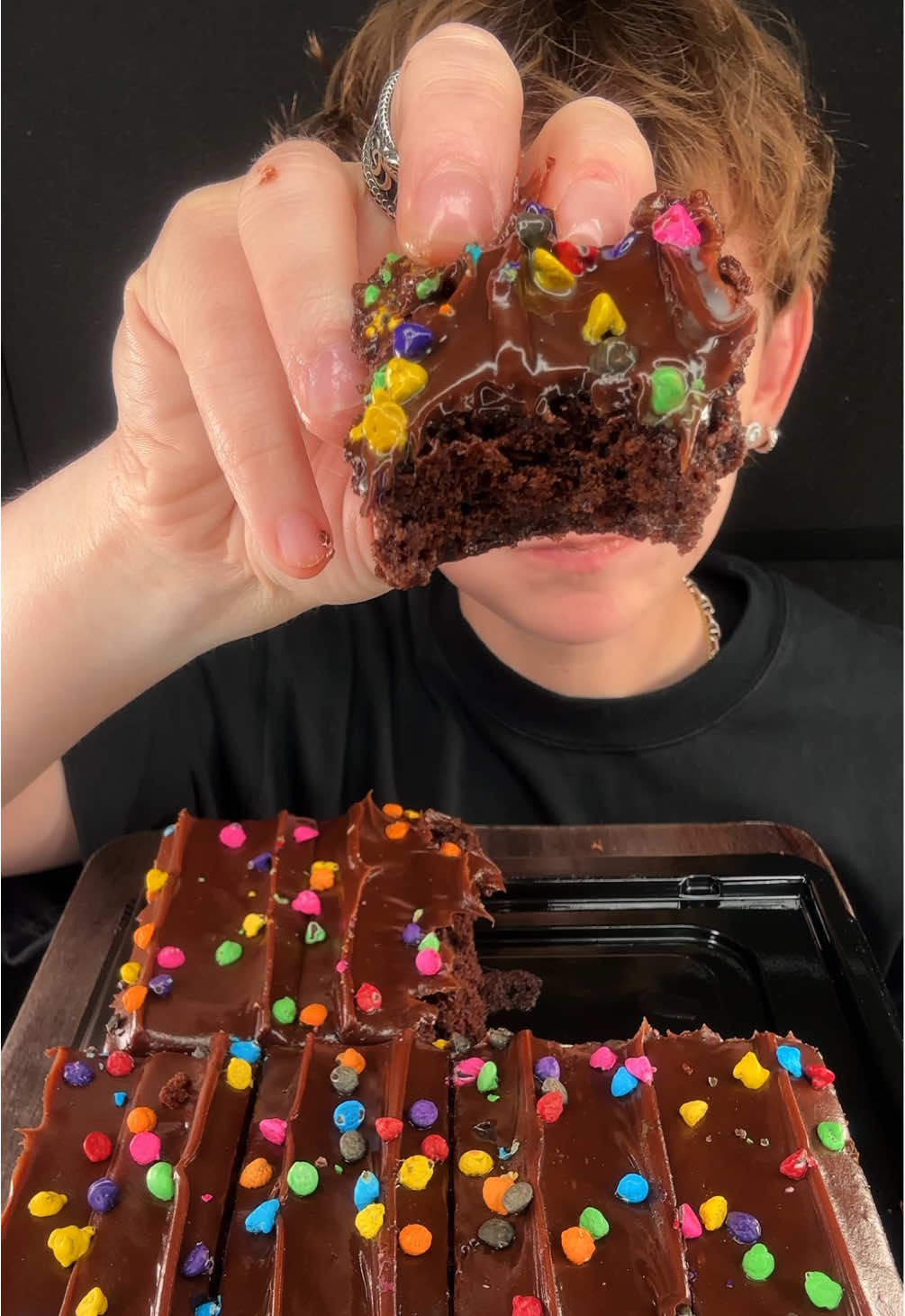 100x better than little debbie 👍🏻 #asmr #mukbang #fyp #brownies #yummy 