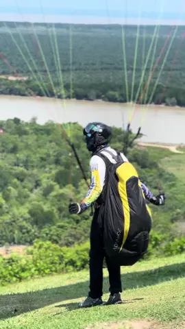 Khayalan tingkat tinggi. #flyparaglidingmy  #proglidesports  #fypシ  #fyp  @X paragliding 