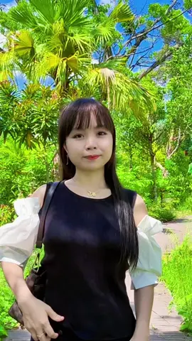 အယ်မလေးဒီsongလေးအတော်ကြိုက်နေပီးနားတော့မလည်ဘူး😆😆😆