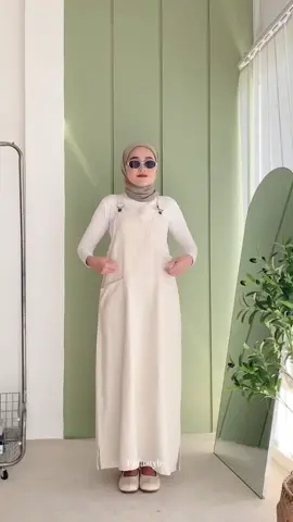 Love banget sama warna Off White ini bisa di mix sama apa aja masuk😍 #fyp #overalldress #newproduct #outfit #fitcheck 