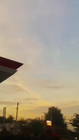 لَا تَشْعُرْ أَبَدًا أَنَّكَ غَيْرُ مُسْتَحِقٍّ لِأَيِّ شَيْءٍ، فَإِذَا أَتَاكَ شَيْءٌ، فَذَلِكَ يَعْنِي أَنَّ اللهَ يَرَاكَ مُسْتَحِقًّا لَهُ. - Jangan pernah merasa tidak pantas atas segala sesuatu apapun. Ketika sesuatu itu datang kepadamu, itu artinya Allah memandang kamu pantas untuk mendapatkannya.🤍 • • • #quotes #arabic #quotestory #story  #sholawattrending #sholawat #syahdu #bismillah #yamanta'ana #viral #fyp #4u 