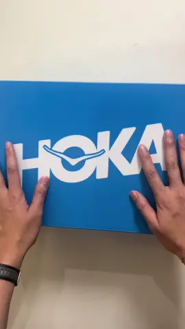 Unboxing my new lightweight tempo trainer!! #fyp #hoka #mach6 #Running #run @HOKA 