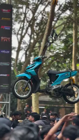 parkir ala emak gila🤣 #emak #emakgilareal #foryoupage #fyp 