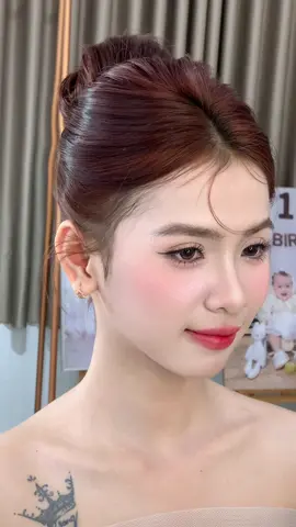 Tóc búi gọn vẫn thơ ha các tình yêu,đi tiệc là hết nước chấm #diemthiklamtoc #makeuptainhavinhlong 