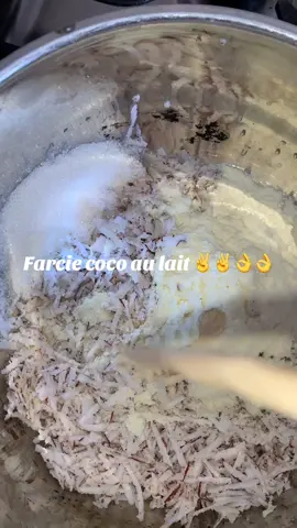 Beignets farcie coco au lait 35pieces 5000f  758362343