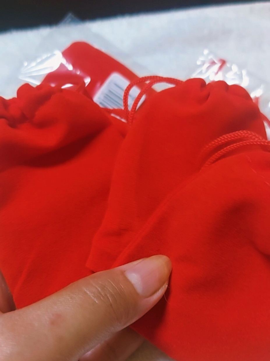 RED POUCH LAGAYAN NG MGA PAMPASWERTI #redpouch #pouchbag  #minipouch  #tiktokshop  #affiliatemarketing 