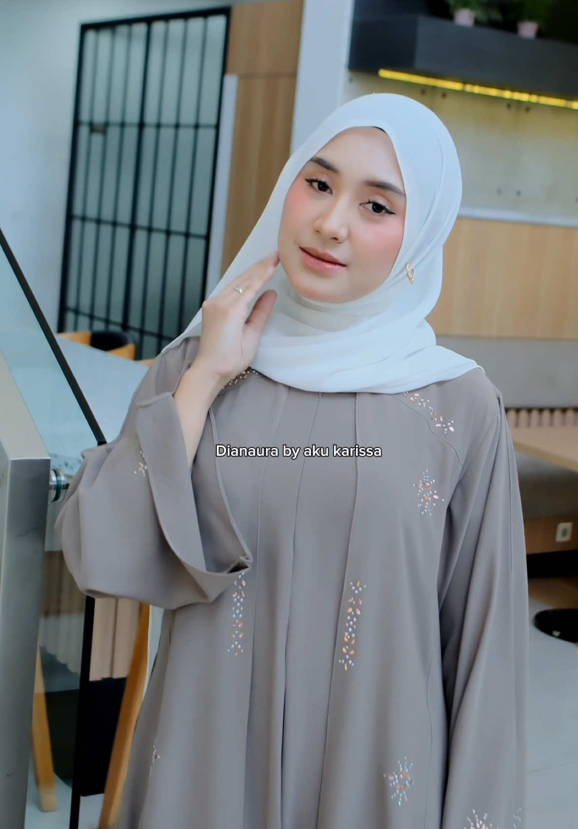 Abaya terbaru berbahan anti uv #abayastyle #gamismurah #abayadubai #gamis2025 #abaya #rekomendasioutfit #rekomendasioutfit #abayaterbaru #hijabers #warnabajuraya2025 