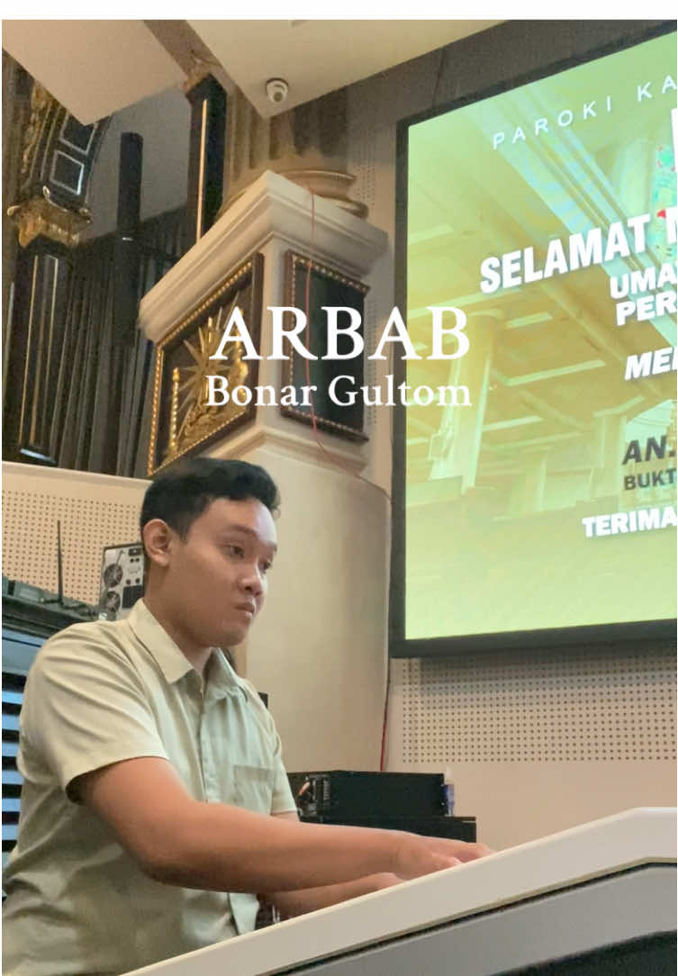 teruntuk netizen budiman ku yg nanyain lagu arbab mulu, nihhh barusan dikumandangin di misa ke-5 (19.00 WIB) semoga puas yakk😆 squencer by @Albertus Rano Setiawan  #arbab #rebana #bonargultom #organis #pianis #katedral #katedralpontianak 