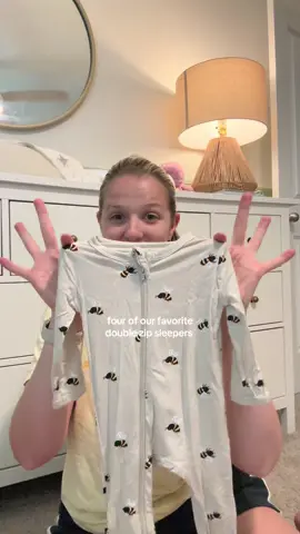 The moms were right, I only grab for the double zip sleepers!!! 🤭 The four brands we love the most are : @Kyte Baby LLC  @Littlesleepies  @Old Navy Official  @Huggies Babywear  #baby #babyclothes #babytok #babysleepers #momhack 