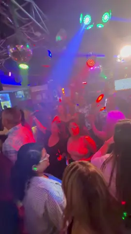 LA MATINE RETRO 80s EN JUAN DAIQUIRI DISCOTECA TODOS LOS SÁBADO DE 14H a 19H DIRECCIÓN CARCHI Y QUISQUIS 