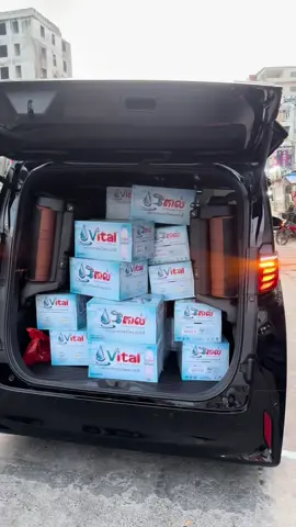 ទិកចឹត្តបន្តិចបន្តួចទិញជូនបងបងទាហានជួមុខនិងបងប្អូនដែលនៅជាប់ព្រុំដែនដែលកំពុងខ្វាស់ខាតស្បៀង