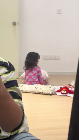 Masa untuk battle ticket untuk anak aku. Nampak macam dah hafal lirik  #mychemicalromance #mcr #mcrinkl 