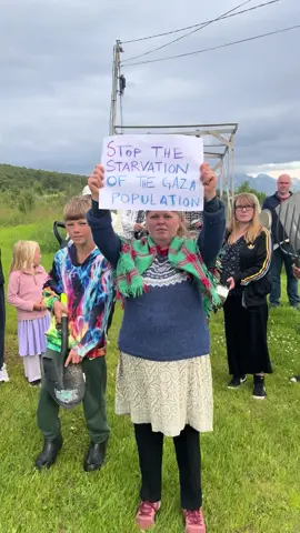 Stop the starvation of the gaza population! #potbangingforgaza Karlsøy in Troms, Norway #Karlsøy #karlsøyfestivalen #palestine #freepalestine 