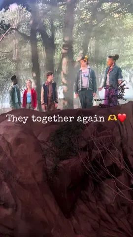 they together again!!! this is so amazing ,i'am so grateful for growing up watching this series ❤️#strangerthings#strangerthings4#strangerthingseditors @Stranger Things sigam meu follow my Instagram @alanasouzy_