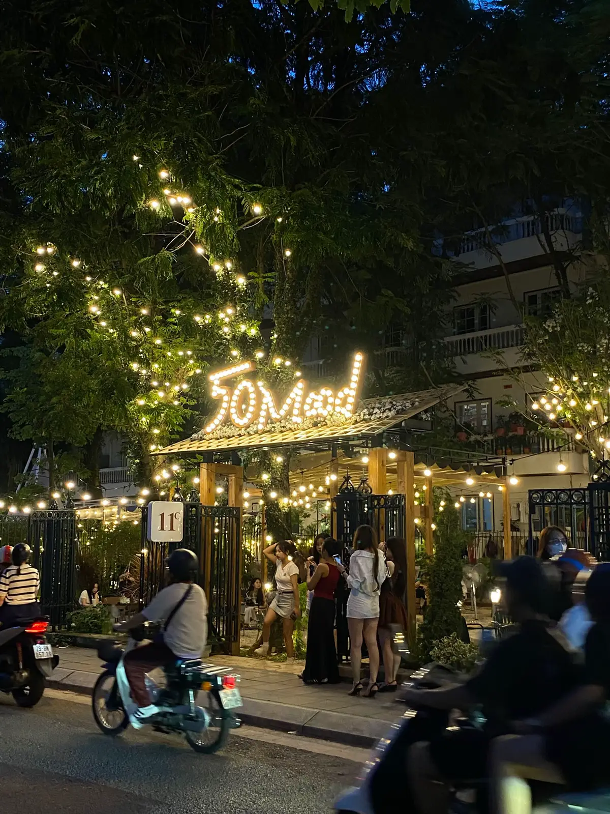 +1 máy thích lôi ngyeu đi chill 😬 #fyp #hotay #cafehanoi #xuhuong 