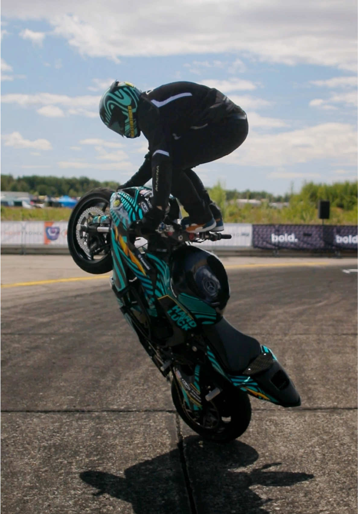 Experience the Thrill of the Motorbike 🔥✊🏽   #motorcycle, #bikelife, #kawasaki , #motolife, #bikerlifestyle