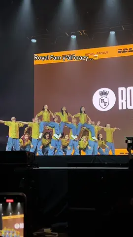 MY JAW LITERALLY ON THE FLOOR THE WHOLE TIME.. @officialroyalfamilydancecrew @idl.co #royalfamily #idl #internationaldanceleague 