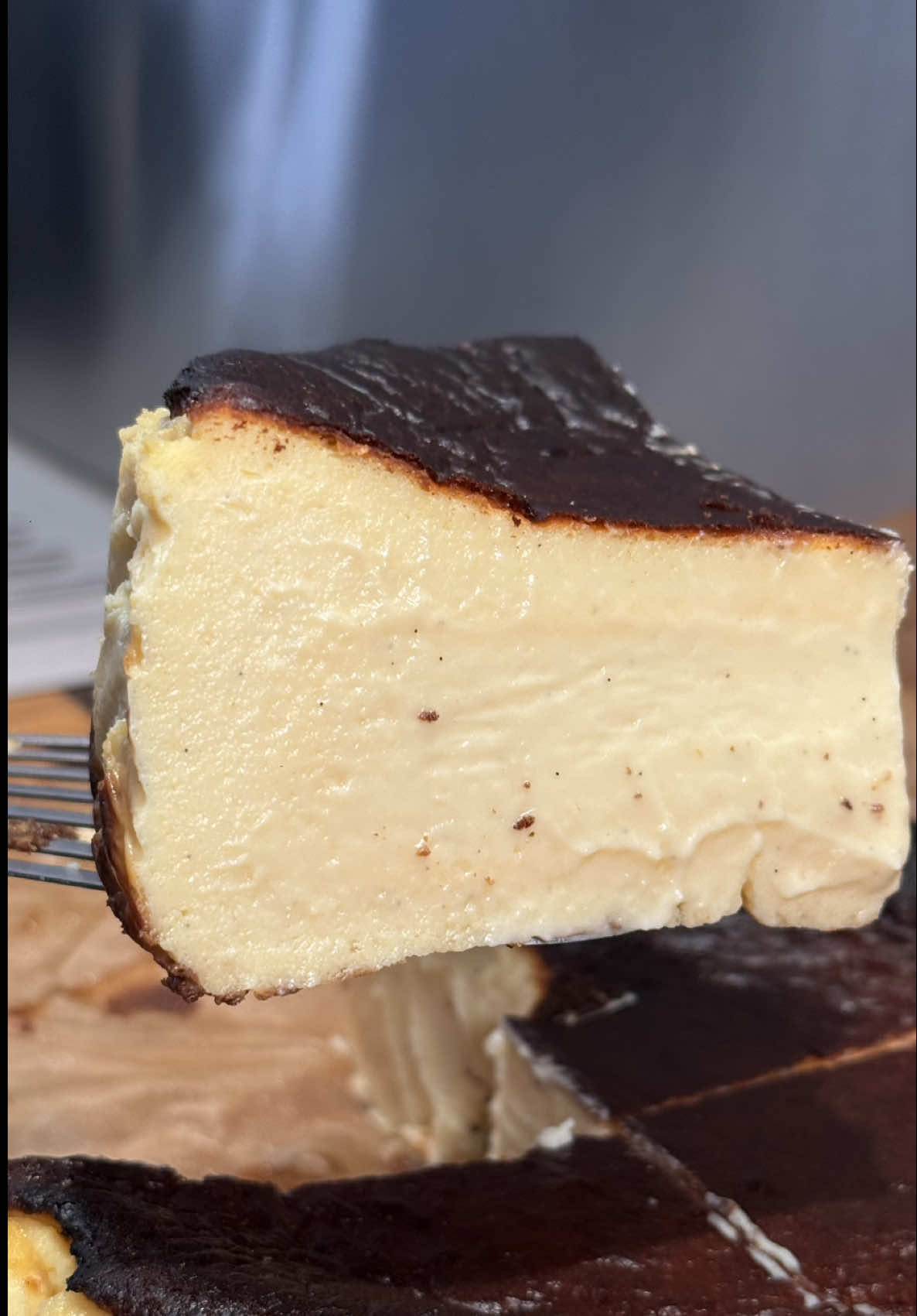 Vanilla Burnt Basque Cheesecake 😍 - Full recipe and long form video now up on Substack, link in bio! 🙏🏽 #cheesecake #dessert #asmrfood #EasyRecipe #EasyRecipes #DinnerIdeas #cake #vanilla #FoodTok #cooktok #recipesoftiktok 