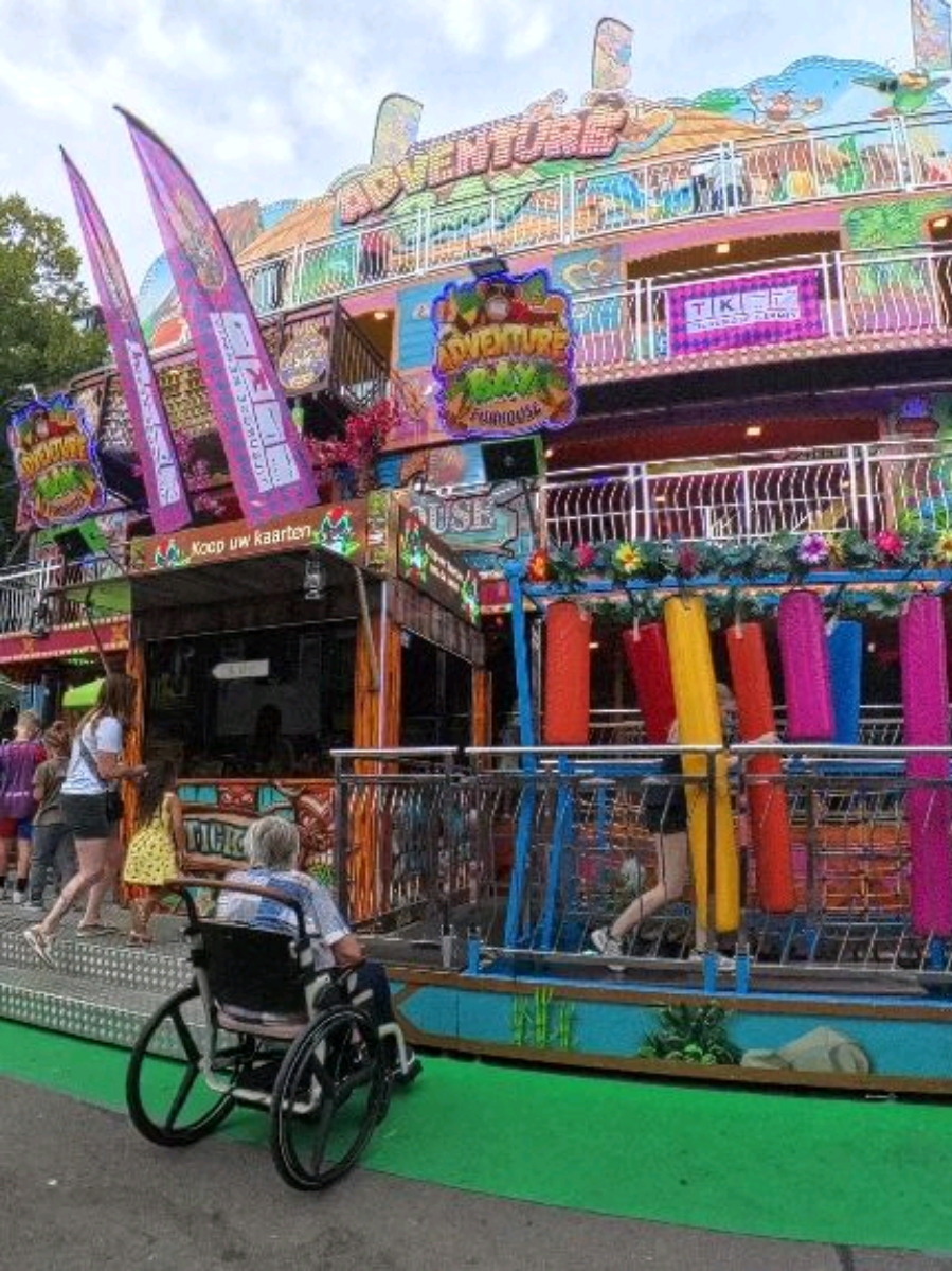 Laufgeschäft/ Funhouse: Adventure Bay von Spelbrink Ort: Tilburgse Kermis in Tilburg (Niederlande/ Netherlands) Zeitraum: 18.07. - 27.07.2025 Walkthrough #adventurebay #kirmes #kermis #funfair #kirmeszauber #adrenaline #2025 #robloxx #strangerthings #robloxfyp #BingoAkıllıKapsül 