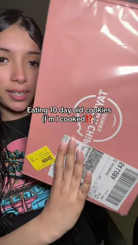 I’m so sad I can’t eat them 💔💔 and It’s okay guys I’m just building up my immune system 😆#taylorcookies #cookies #taylorchip #tiktokshopbacktoschool #foodreview #sweattreat #FoodTok 