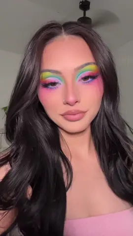 Longer version of this tutorial 🩷  Using my @Painted artistry palette for this look 🌈🎨 #mua #repost #makeupartist #makeup #makeuptutorial #rainbowmakeup #colorfulmakeup #painted 