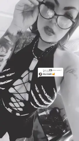 Replying to @🦇🖤gοτнιϲ գυєєи🕸️🕷️ 