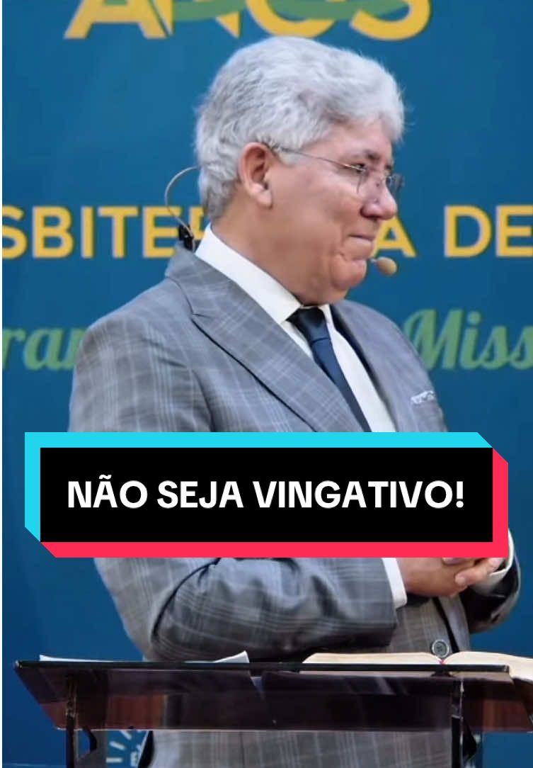 A VINGANÇA NÃO ESTÁ EM SUAS MÃOS! O Reverendo Hernandes Dias Lopes nos trouxe uma mensagem impactante no Culto Matutino I. #mensagem #pregação #palavradedeus #reflexão #deus #conselho #hernandesdiaslopes 